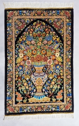 گلدانی زمینه مشکی احمدی